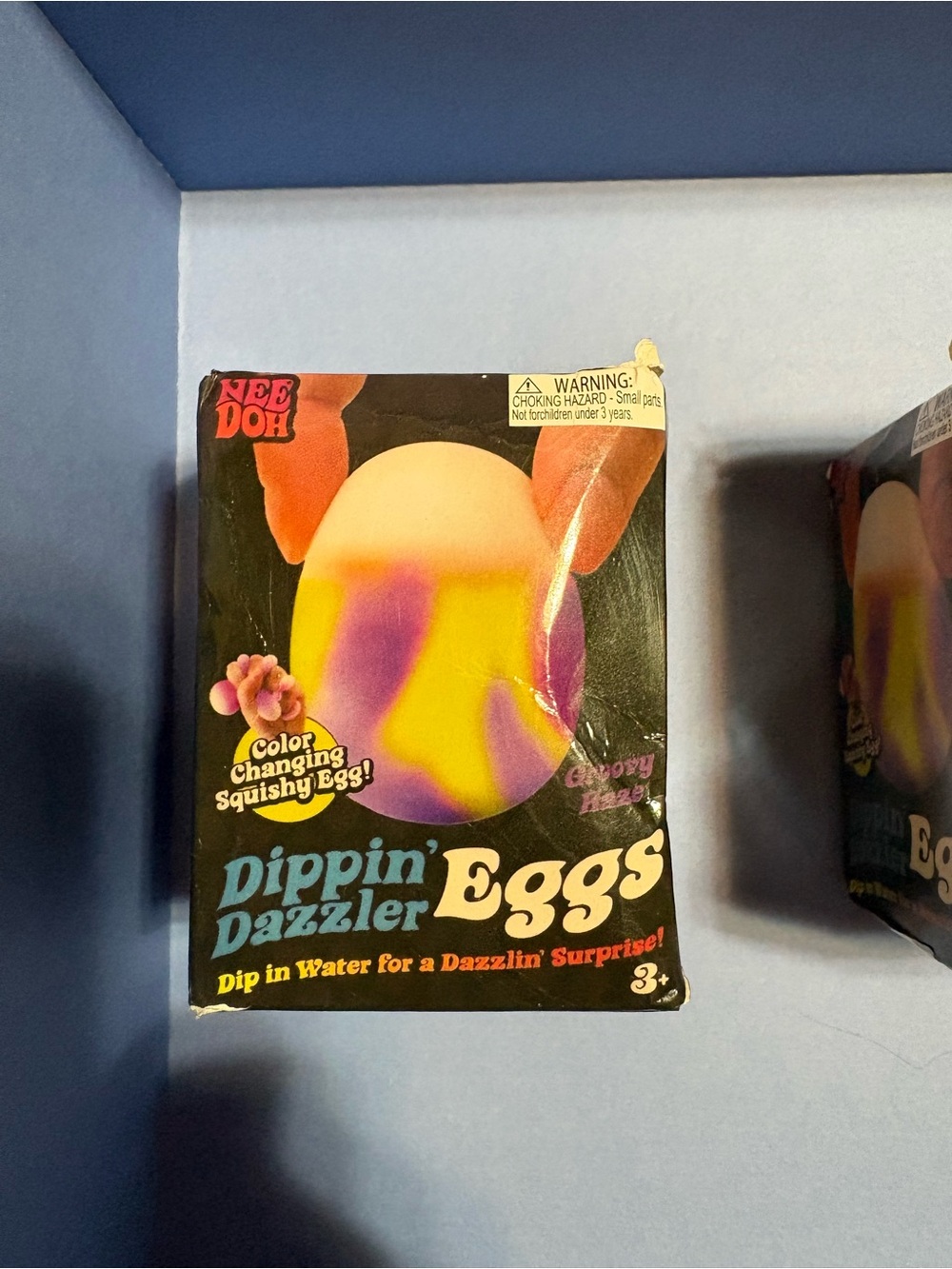 Dippin' Dazzler Eggs Color-Changing Kids Toy - Yellow & Purple